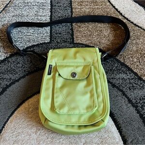 Women’s Columbia Rogue Runner Messenger Bag.
